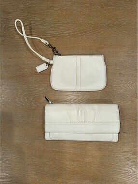 Vintage Coach White Leather Tri-fold Wallet Snap Closure Change Pouch
